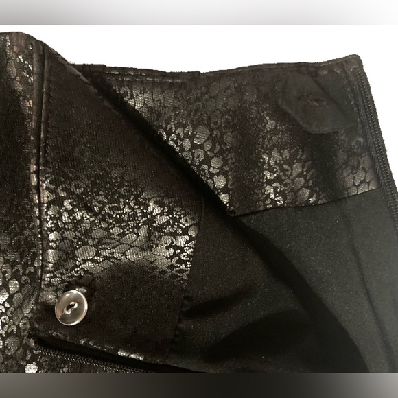 Black Faux Snakeskin Leather Pencil Skirt By Chico’s - Size 00 - Picture 6 of 7